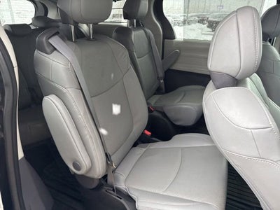2022 Toyota Sienna Limited AWD 7-Passenger