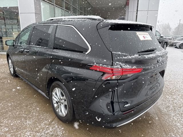 2022 Toyota Sienna Limited AWD 7-Passenger