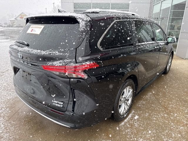 2022 Toyota Sienna Limited AWD 7-Passenger