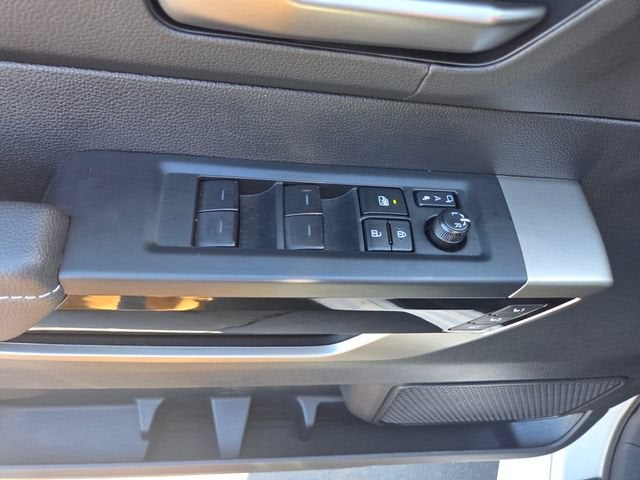 2026 Toyota Tundra Limited CrewMax 5.5' Bed