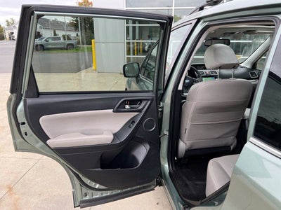 2016 Subaru Forester 4dr CVT 2.5i Limited PZEV