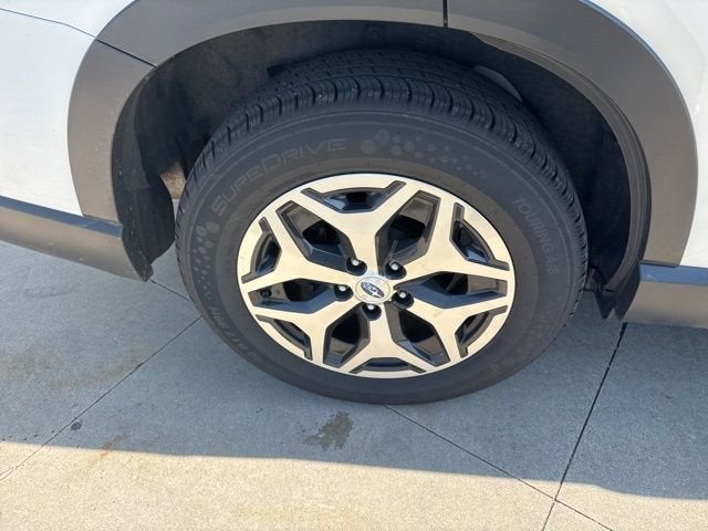 2023 Subaru Forester Premium CVT