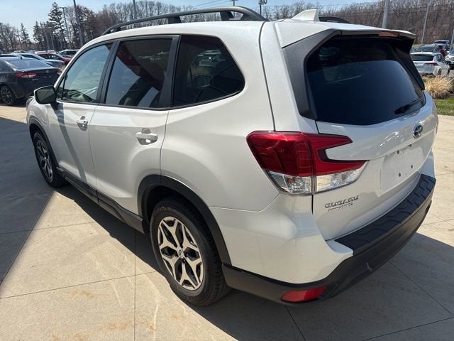 2023 Subaru Forester Premium CVT