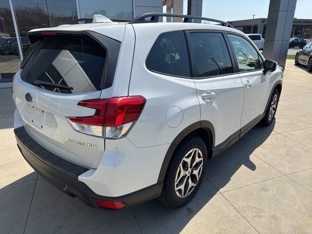 2023 Subaru Forester Premium CVT