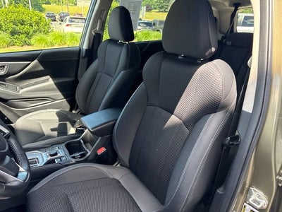 2022 Subaru Forester Premium CVT