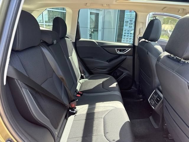 2022 Subaru Forester Premium CVT