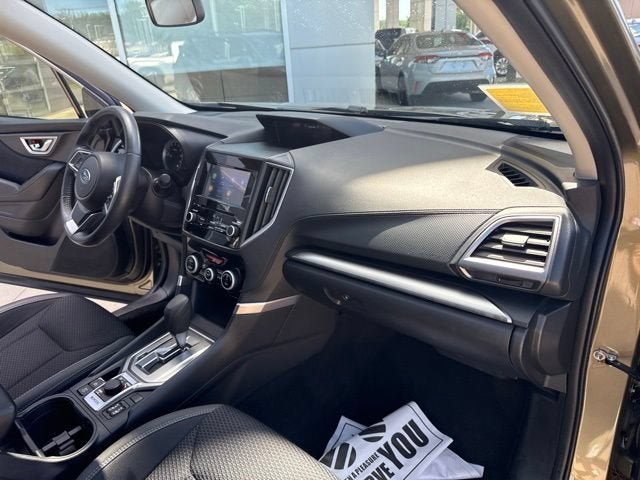 2022 Subaru Forester Premium CVT