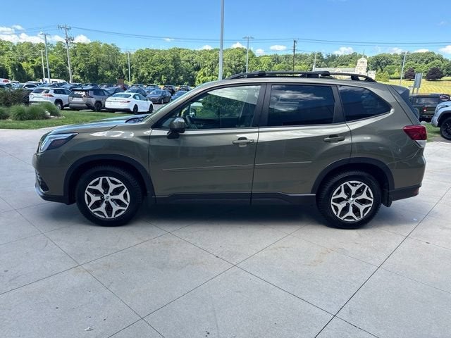 2022 Subaru Forester Premium CVT