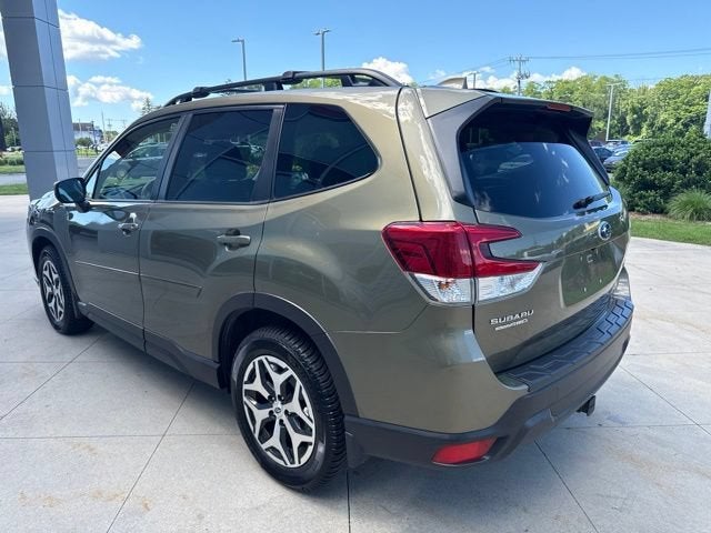 2022 Subaru Forester Premium CVT