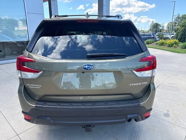2022 Subaru Forester Premium CVT