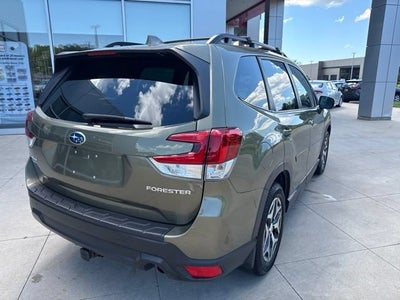 2022 Subaru Forester Premium CVT