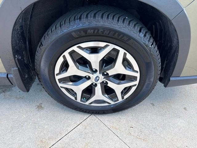 2022 Subaru Forester Premium CVT