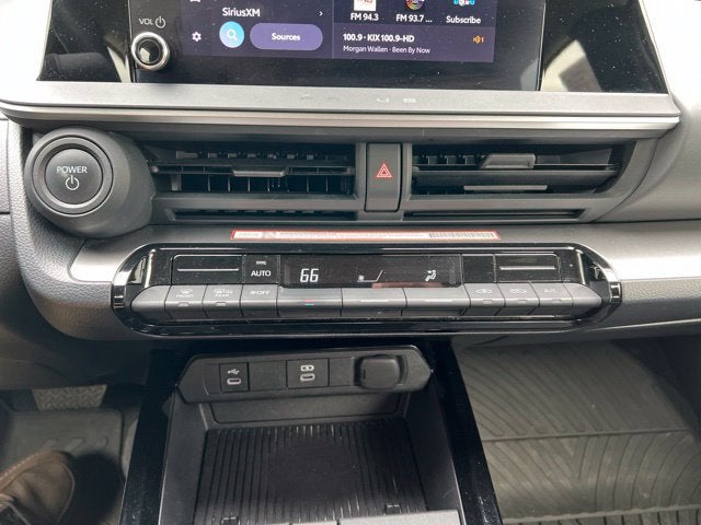 2025 Toyota Prius LE