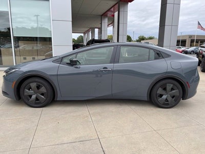 2025 Toyota Prius LE
