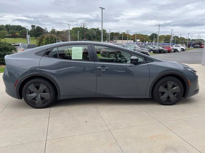2025 Toyota Prius LE