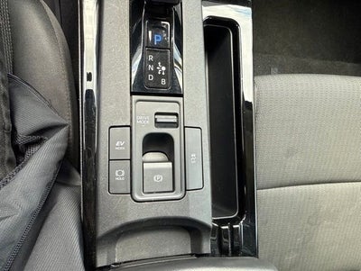 2025 Toyota Prius LE