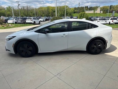 2025 Toyota Prius LE