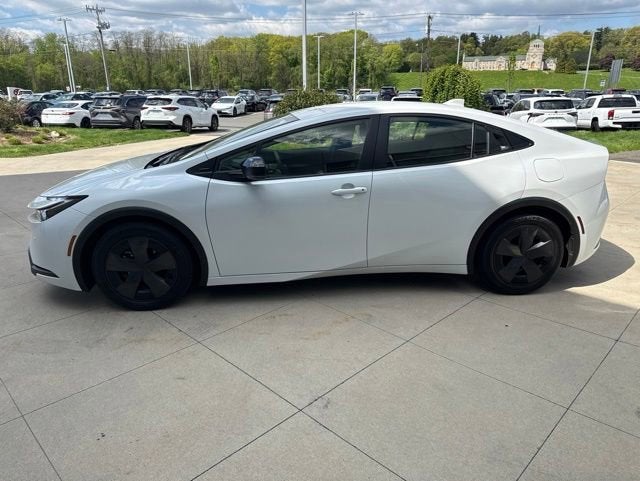 2025 Toyota Prius LE