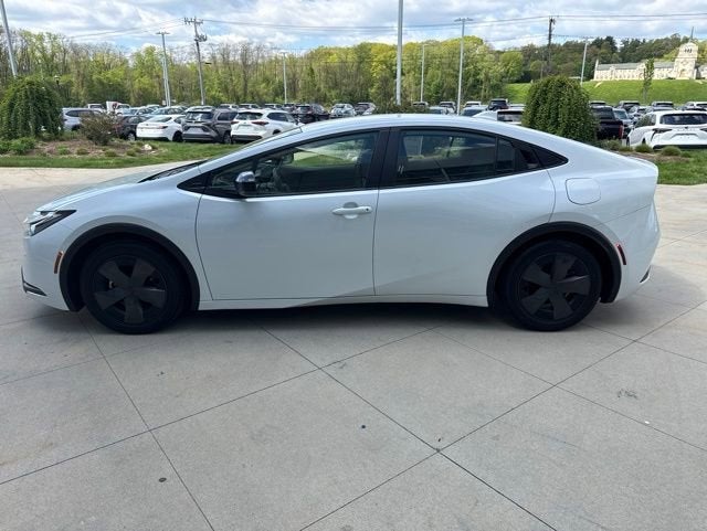2025 Toyota Prius LE