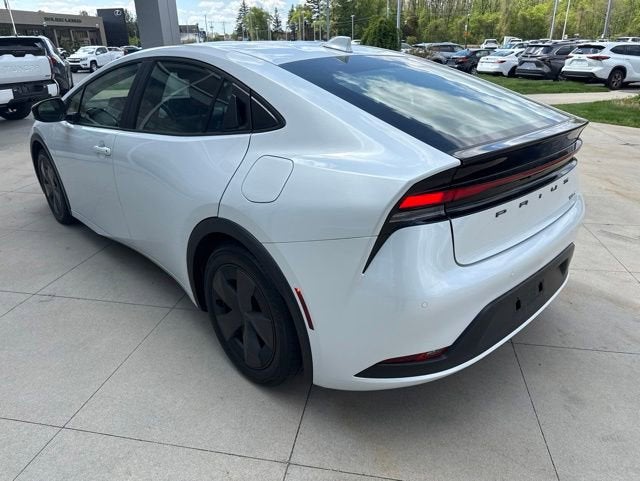 2025 Toyota Prius LE