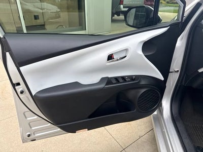 2022 Toyota Prius XLE