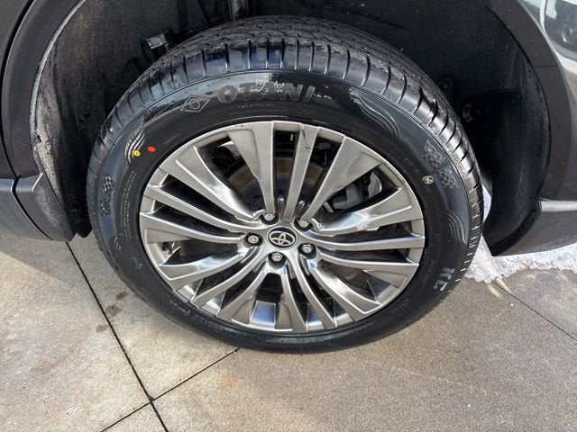 2023 Toyota Venza Limited AWD