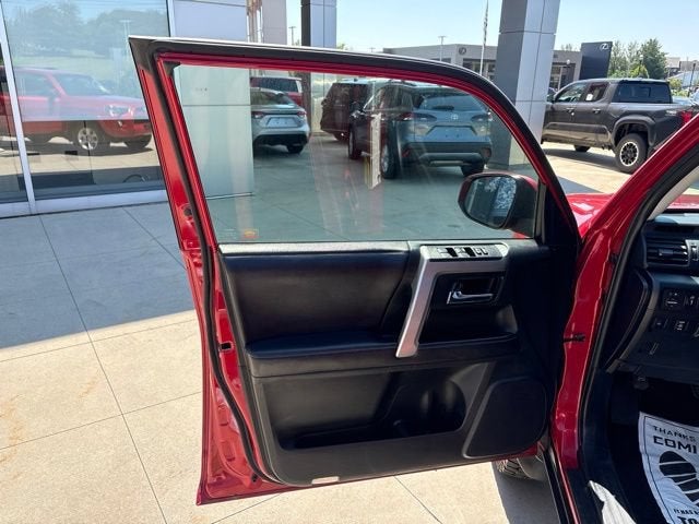 2019 Toyota 4Runner SR5 4WD