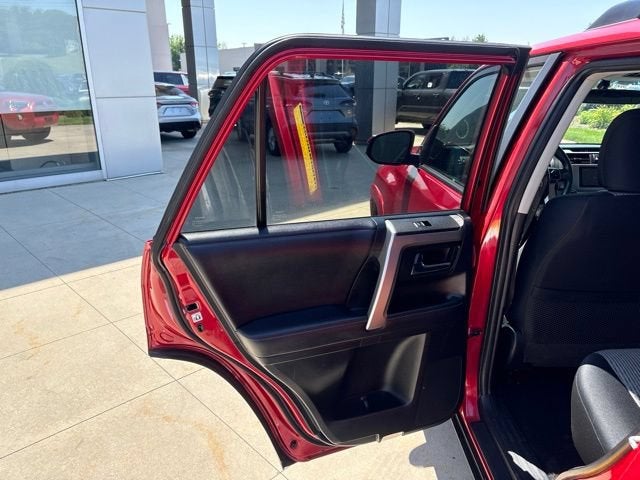 2019 Toyota 4Runner SR5 4WD