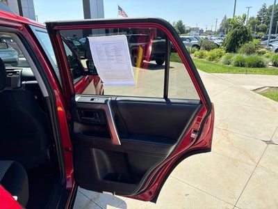 2019 Toyota 4Runner SR5 4WD