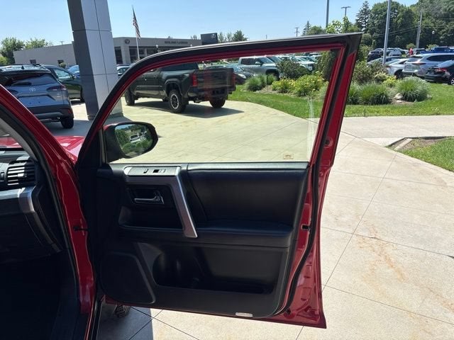 2019 Toyota 4Runner SR5 4WD
