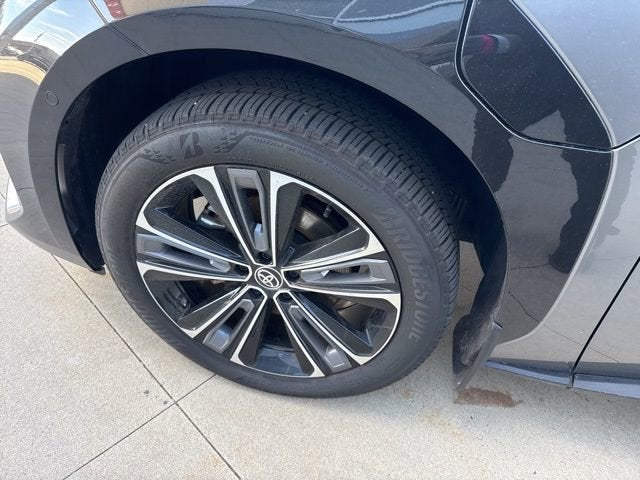 2025 Toyota bZ4X Limited AWD