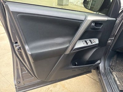 2018 Toyota RAV4 LE AWD