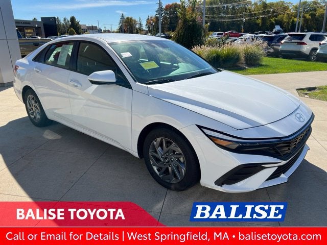 2024 Hyundai Elantra SEL IVT