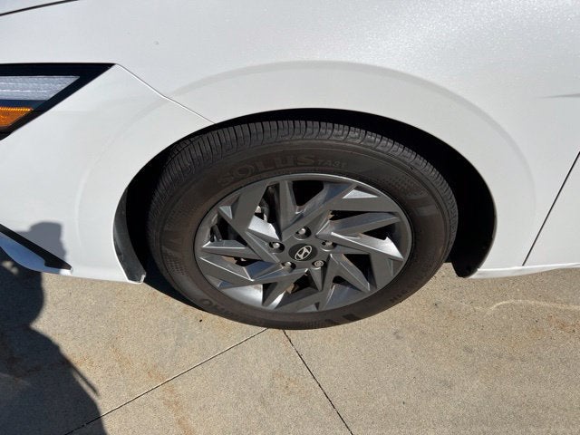 2024 Hyundai Elantra SEL IVT