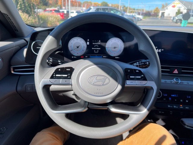 2024 Hyundai Elantra SEL IVT