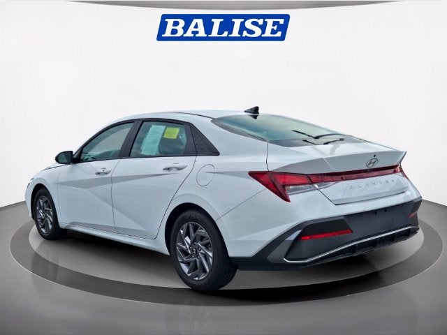 2024 Hyundai Elantra SEL IVT