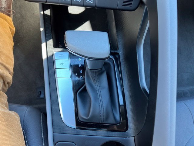 2024 Hyundai Elantra SEL IVT