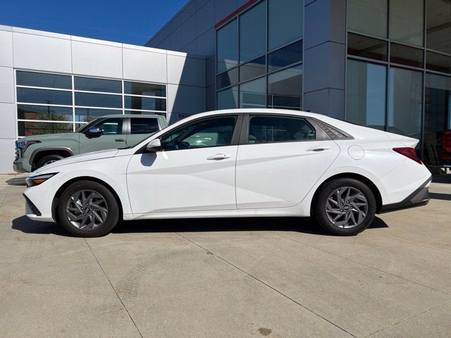2024 Hyundai Elantra SEL IVT