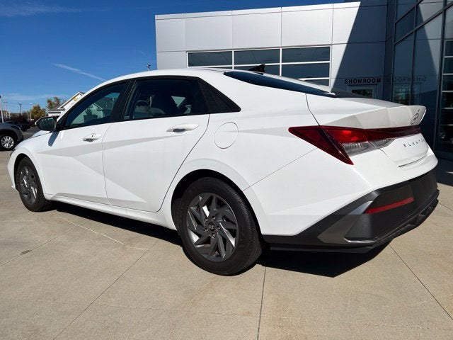 2024 Hyundai Elantra SEL IVT