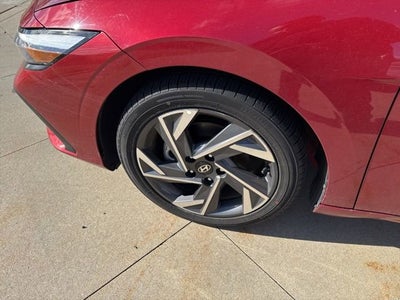 2024 Hyundai Elantra Limited IVT