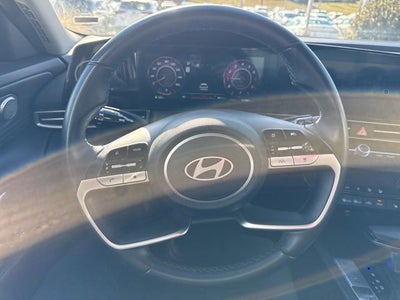 2024 Hyundai Elantra Limited IVT