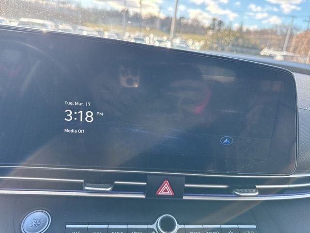 2024 Hyundai Elantra Limited IVT