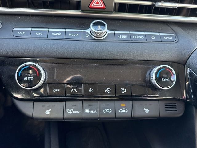 2024 Hyundai Elantra Limited IVT