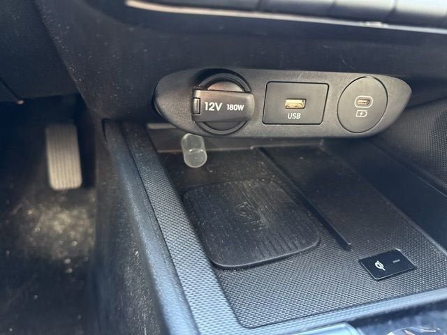 2024 Hyundai Elantra Limited IVT