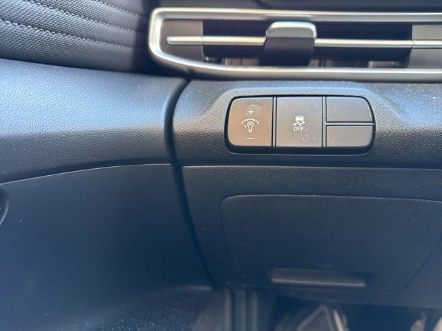 2024 Hyundai Elantra Limited IVT