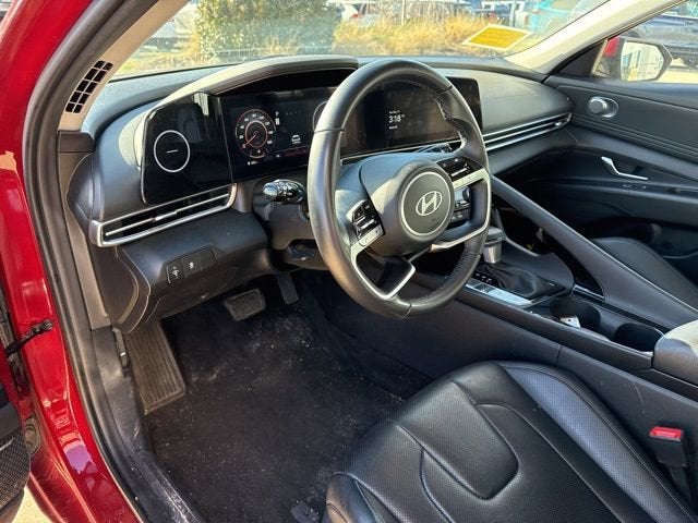 2024 Hyundai Elantra Limited IVT