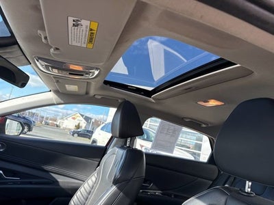 2024 Hyundai Elantra Limited IVT