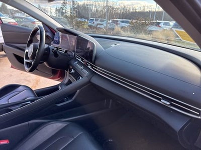 2024 Hyundai Elantra Limited IVT