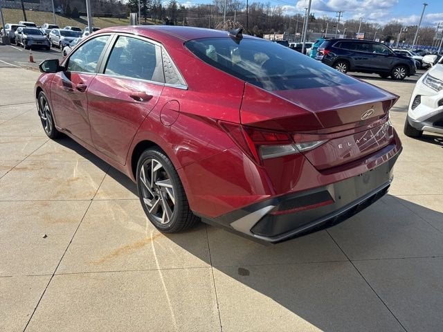 2024 Hyundai Elantra Limited IVT