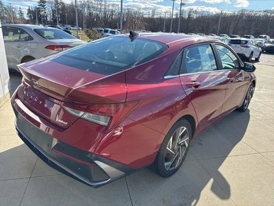 2024 Hyundai Elantra Limited IVT